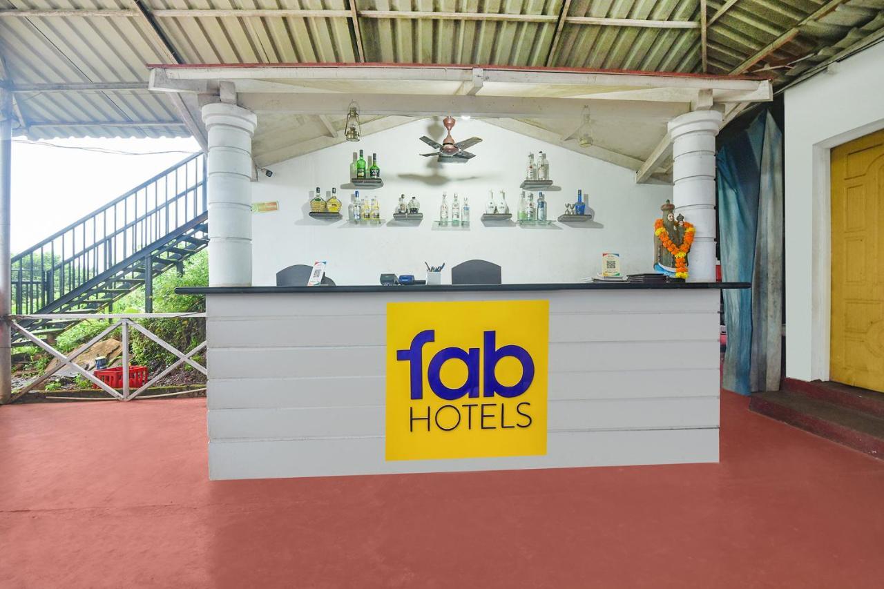 Hotel Fabexpress Vincy Palace, Mandrem Beach Exterior foto