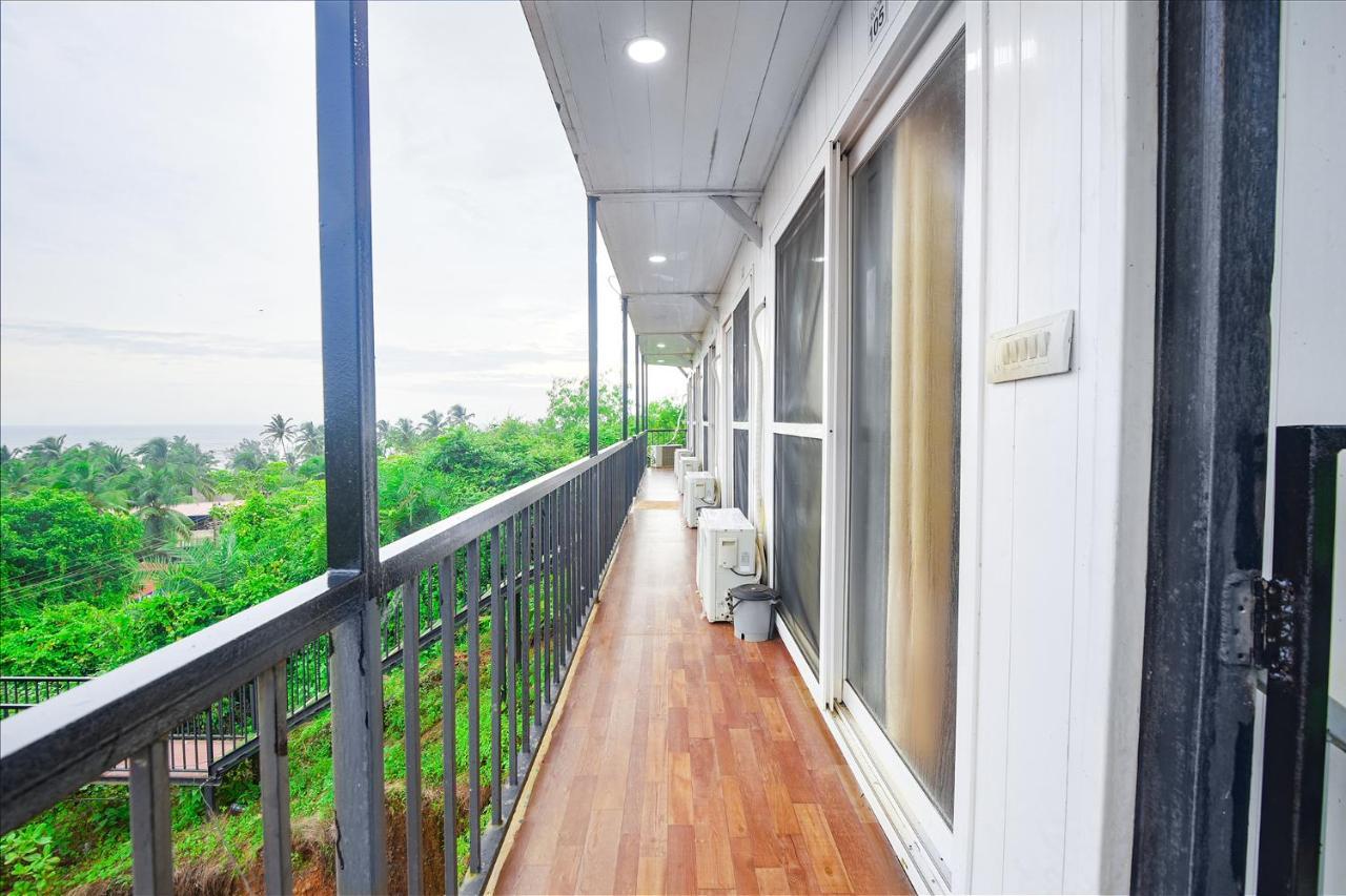 Hotel Fabexpress Vincy Palace, Mandrem Beach Exterior foto
